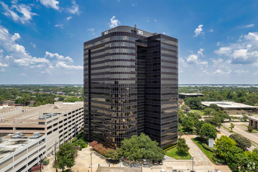 363 N Sam Houston Pky E, Houston, TX for lease - Building Photo - Image 3 of 34