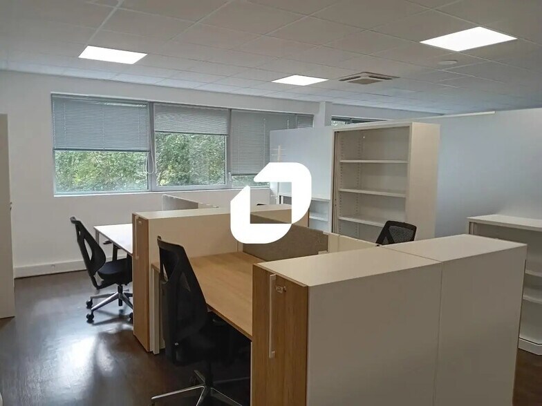 Office in Collégien for lease - Building Photo - Image 2 of 7