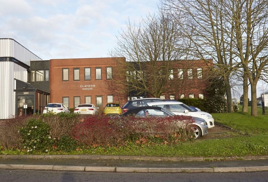 1 Edison Rd, Aylesbury for lease - Building Photo - Image 2 of 2