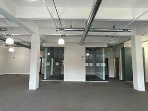 409 Joyce Kilmer Ave, New Brunswick, NJ for lease Building Photo- Image 2 of 4