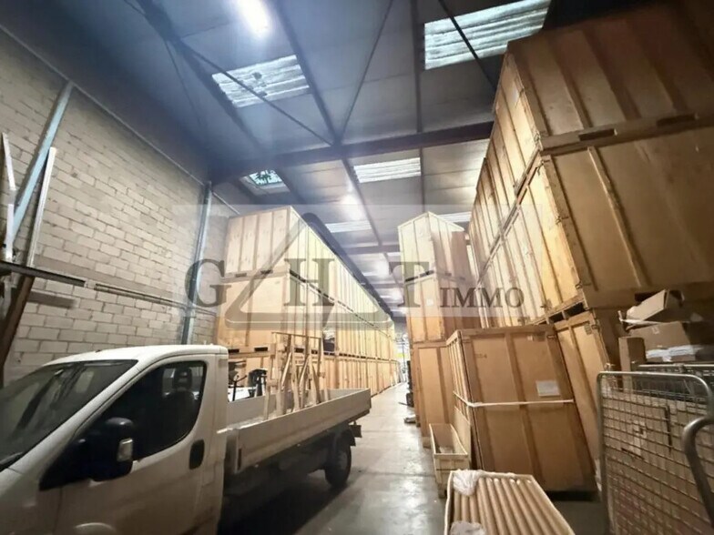 Industrial in Villebon-sur-Yvette for lease - Building Photo - Image 2 of 4