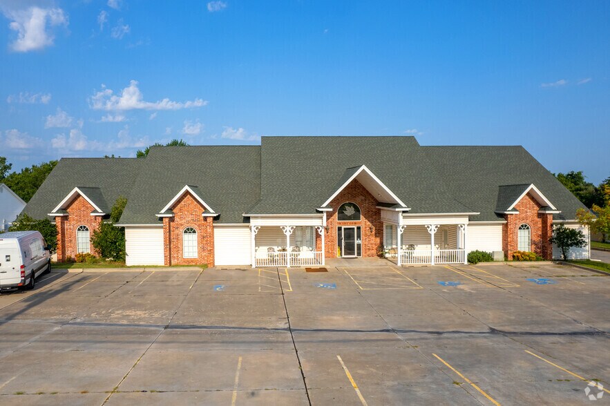 901 S Sooner Rd, Oklahoma City, OK 73110