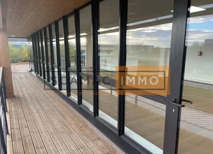 Flex in Croissy-Beaubourg for lease Interior Photo- Image 2 of 7