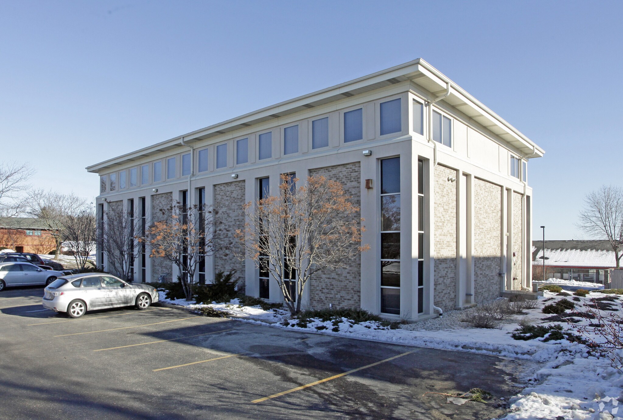 4100 N Calhoun Rd, Brookfield, WI 53005 Brookfield Office Building