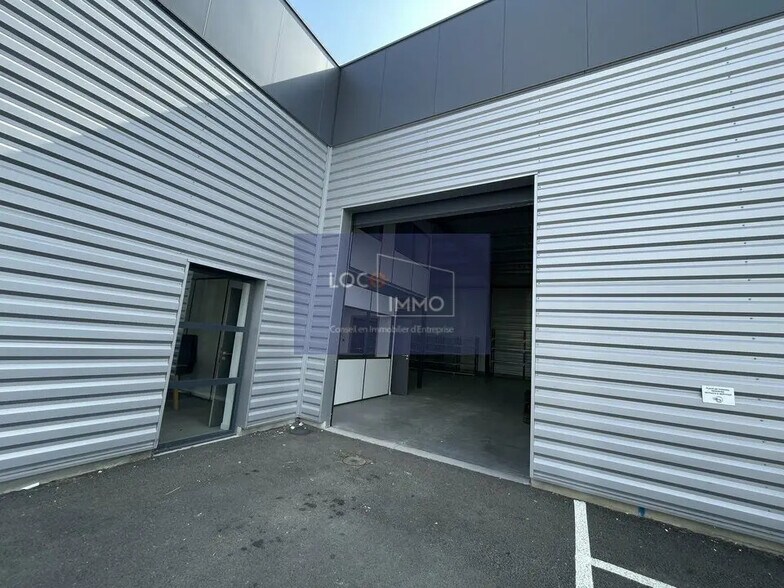 Flex in VILLENAVE-D'ORNON for sale - Building Photo - Image 3 of 12