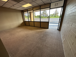 1140-1144 Willagillespie Rd, Eugene, OR for lease Interior Photo- Image 2 of 7