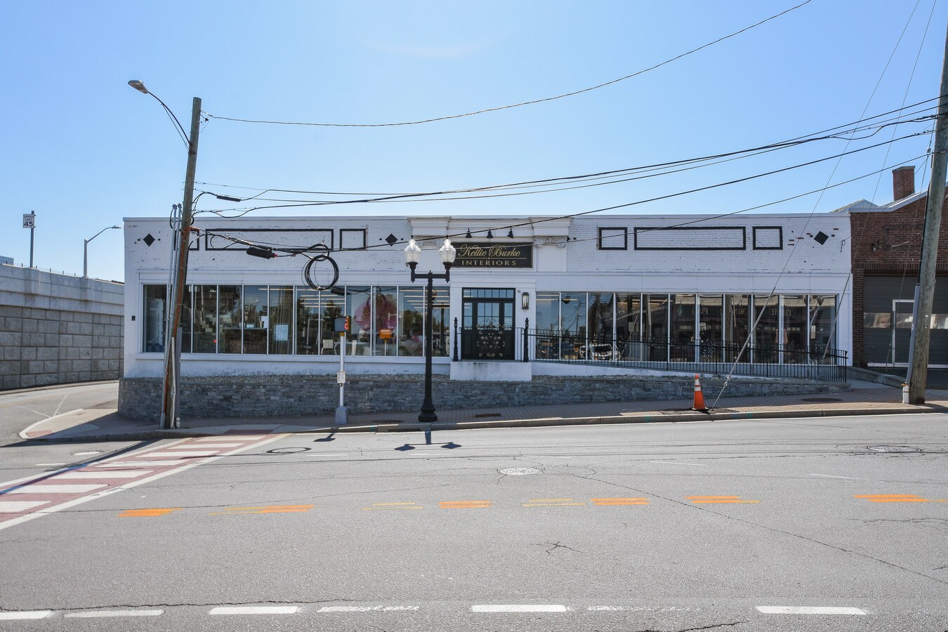 1041 New Britain Ave, West Hartford, CT 06110