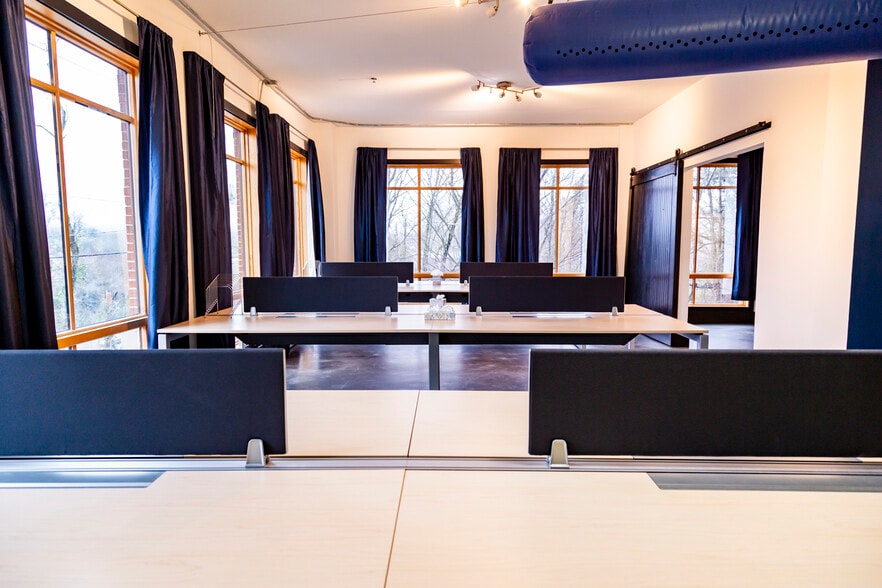 319 Atlanta St SE, Marietta, GA for lease - Interior Photo - Image 2 of 48