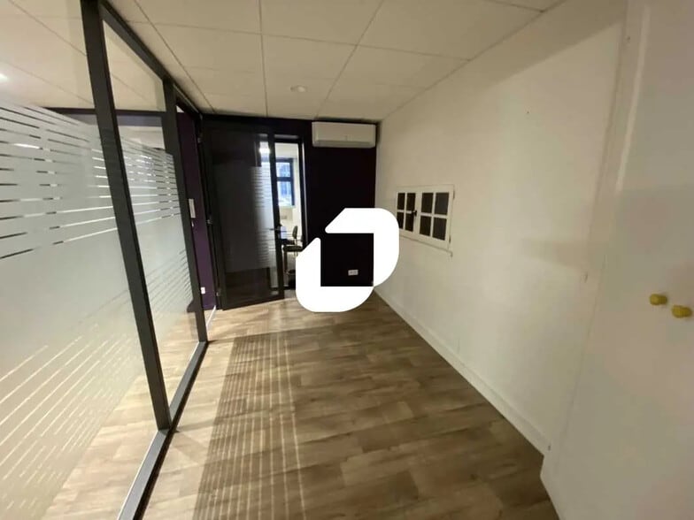 Office in Bordeaux for sale - Interior Photo - Image 3 of 15