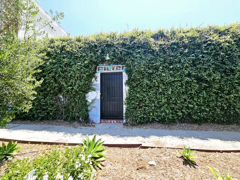 5908 Barton Ave, Los Angeles, CA for lease - Building Photo - Image 1 of 11