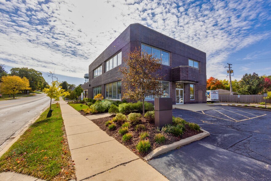 5330 Main St, Downers Grove, IL for sale - Building Photo - Image 1 of 1