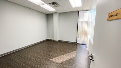 3101 S University Blvd, Jacksonville, FL for lease Interior Photo- Image 2 of 6