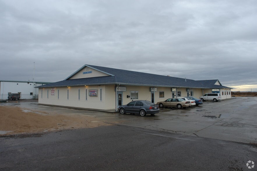 2155-2195 Airbase Rd, Mountain Home, ID for sale - Primary Photo - Image 1 of 4