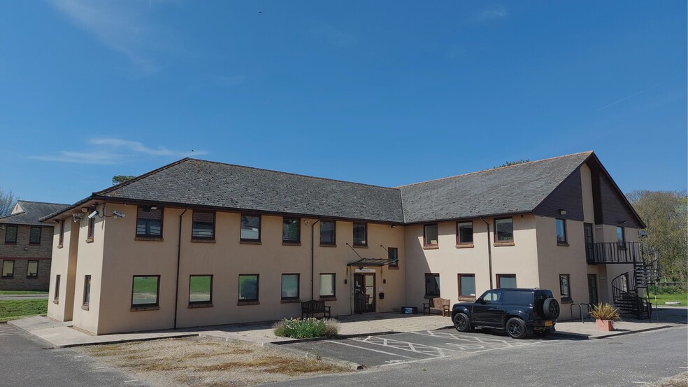 The Downs, Wickwar for lease - Primary Photo - Image 1 of 1