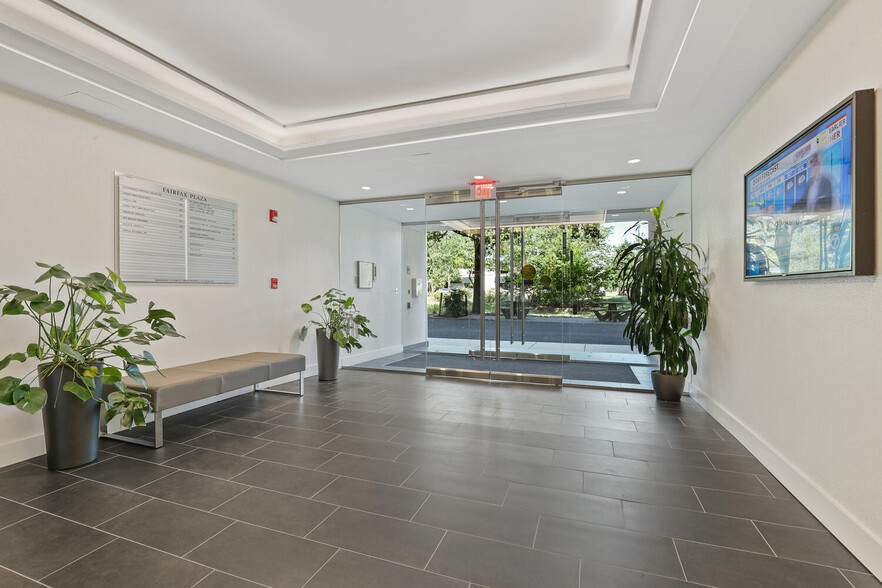 700 N Fairfax St, Alexandria, VA for lease - Lobby - Image 3 of 10