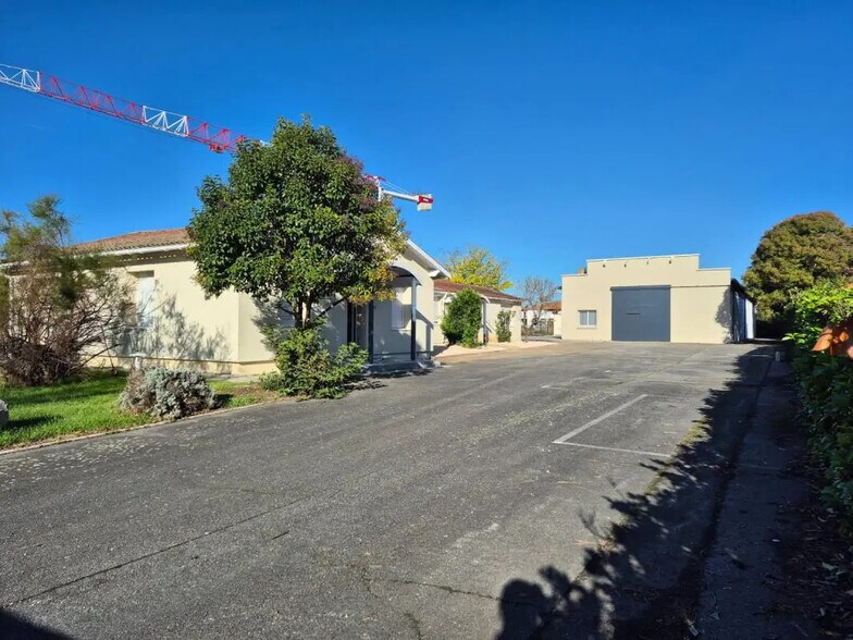 Office in Aucamville for lease - Building Photo - Image 2 of 15