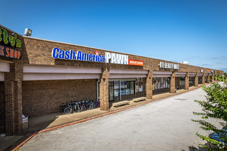 2202-2230 S Texas Ave, College Station, TX for lease - Building Photo - Image 1 of 3