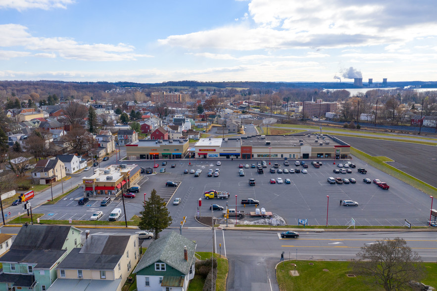 300 W Main St, Middletown, PA for lease - Building Photo - Image 1 of 1