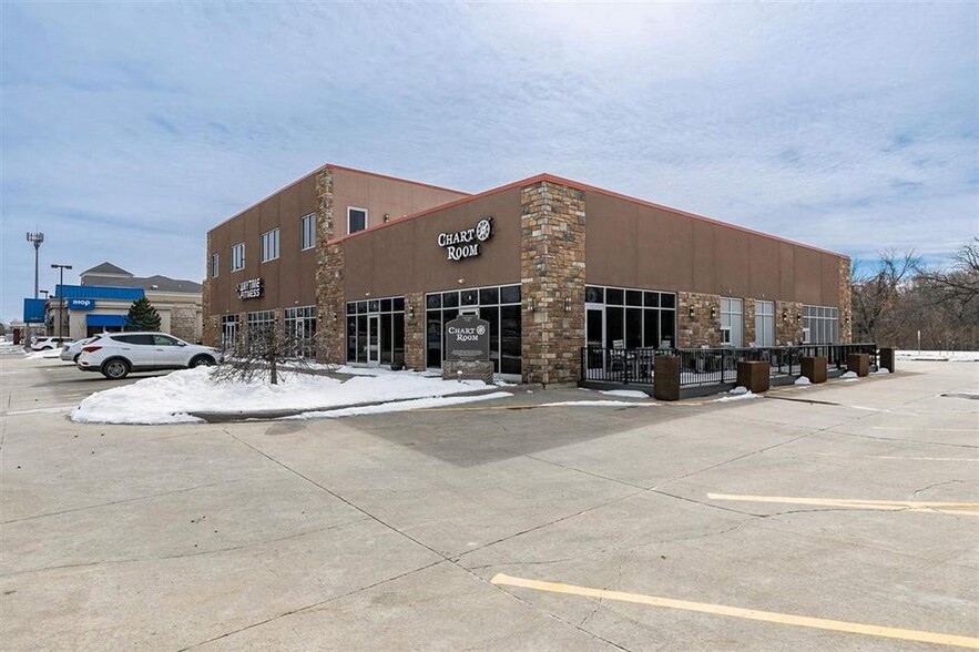 2441 James St, Coralville, IA for lease - Building Photo - Image 2 of 13