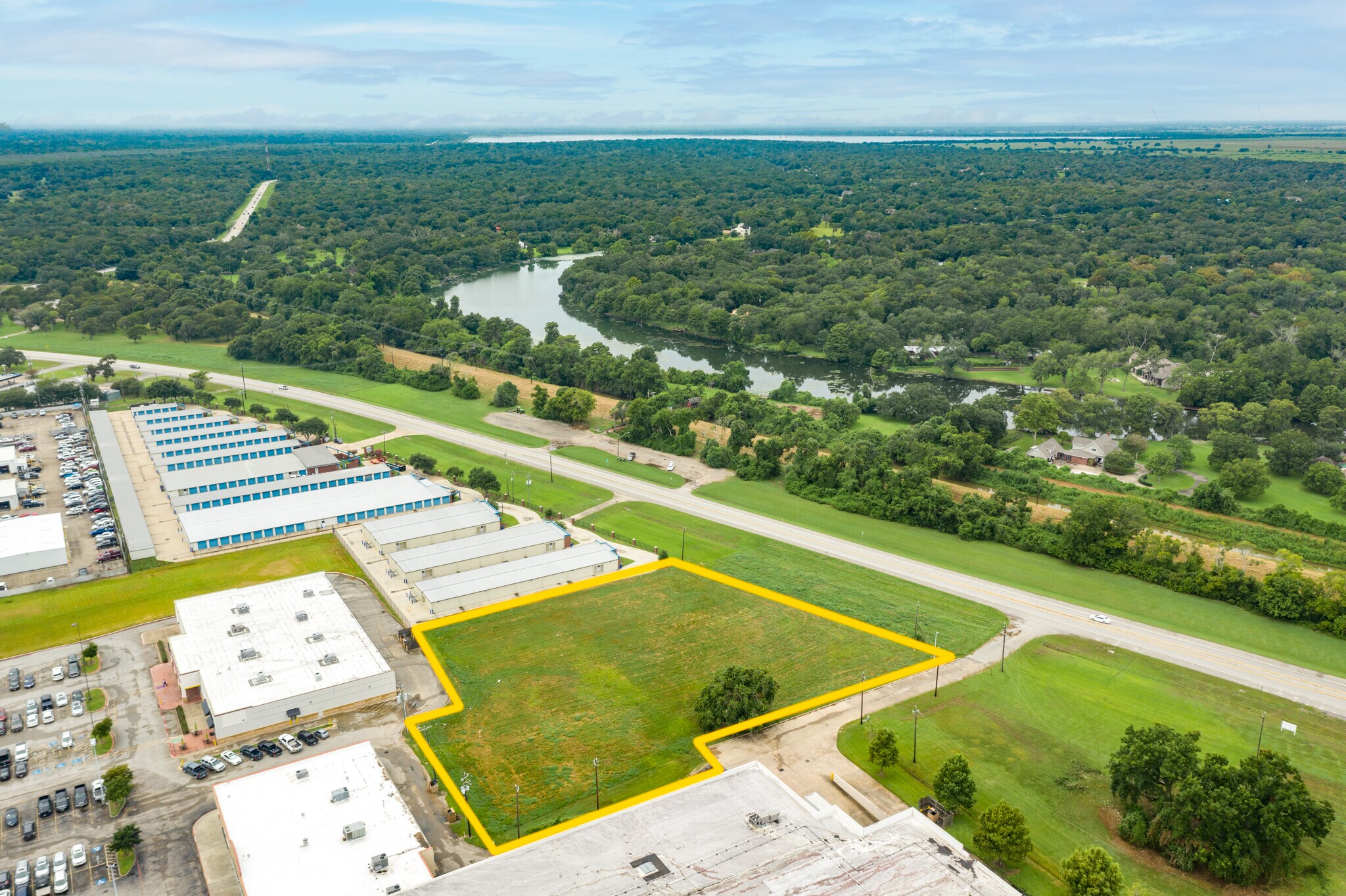 00 FM 2004, Lake Jackson, TX for sale Primary Photo- Image 1 of 1