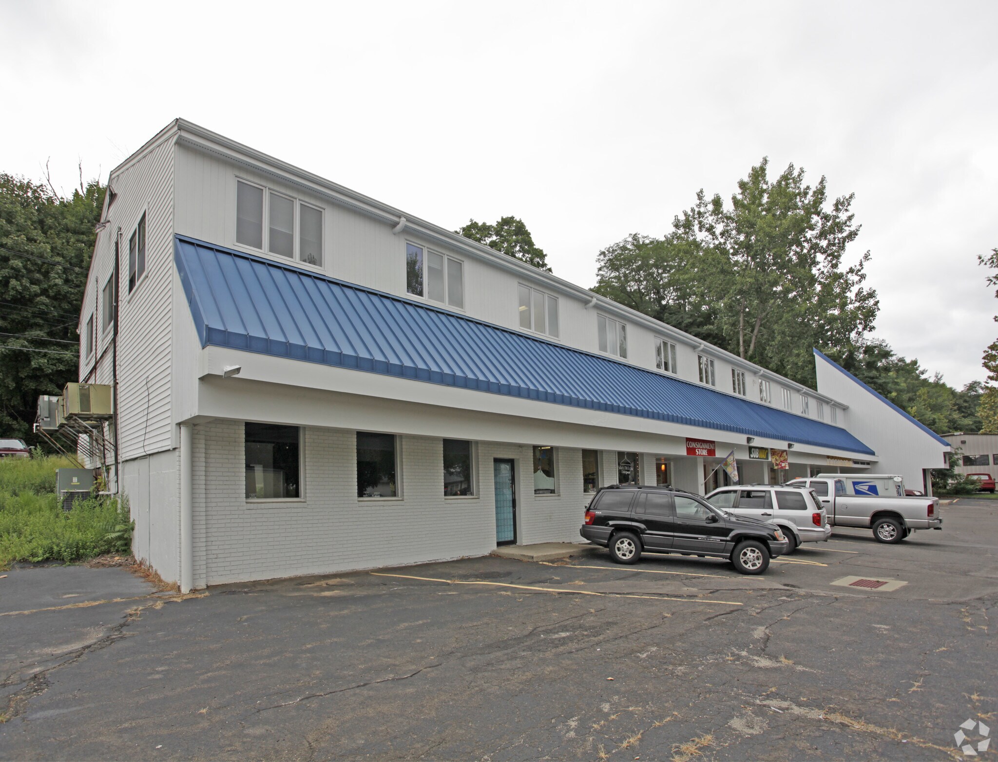 214 Amity Rd, Woodbridge, CT for sale Primary Photo- Image 1 of 1