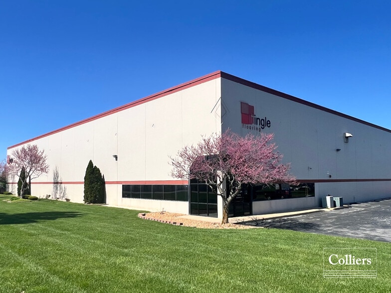 10 S Corporate Hills Dr, Saint Charles, MO for lease - Building Photo - Image 1 of 7