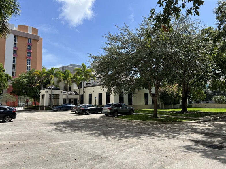 400 Hibiscus St, West Palm Beach, FL for lease - Building Photo - Image 3 of 6