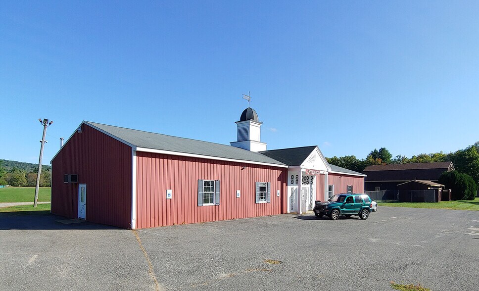 74 Palmer Rd, Brimfield, MA for sale - Primary Photo - Image 1 of 1