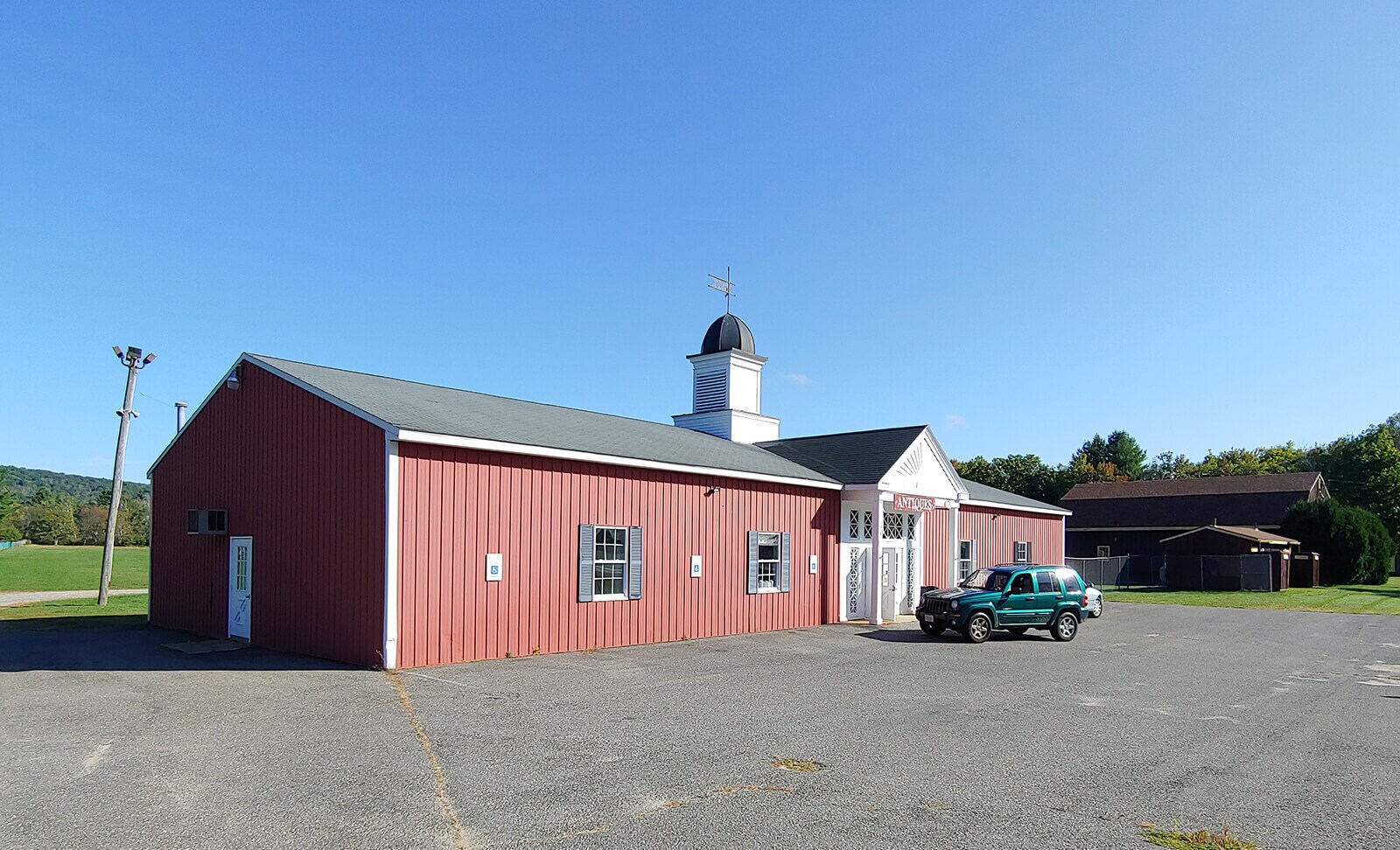 74 Palmer Rd, Brimfield, MA for sale Primary Photo- Image 1 of 1