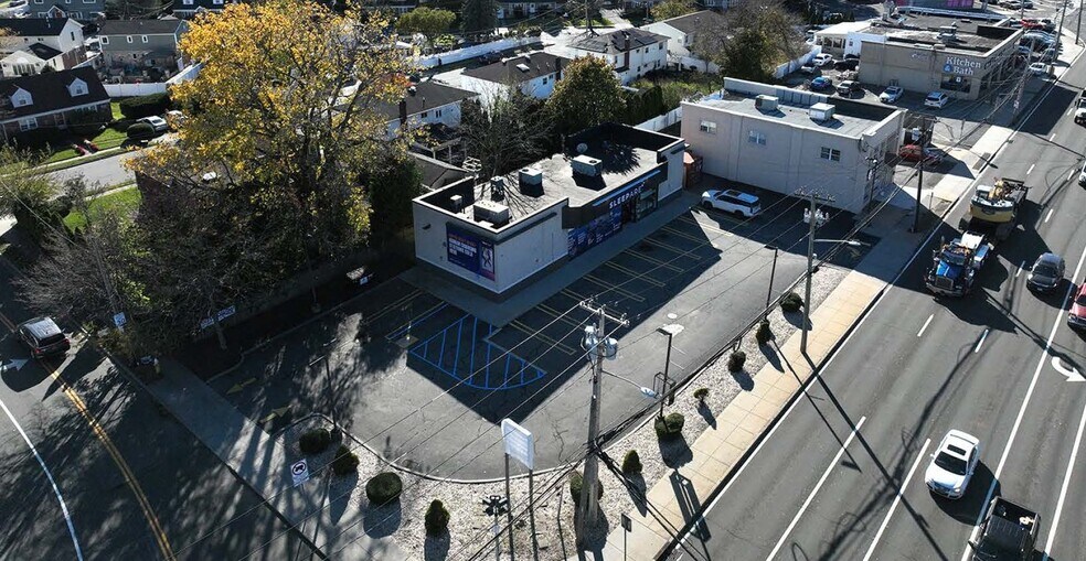 2138 Hempstead Tpke, East Meadow, NY for lease - Building Photo - Image 3 of 8