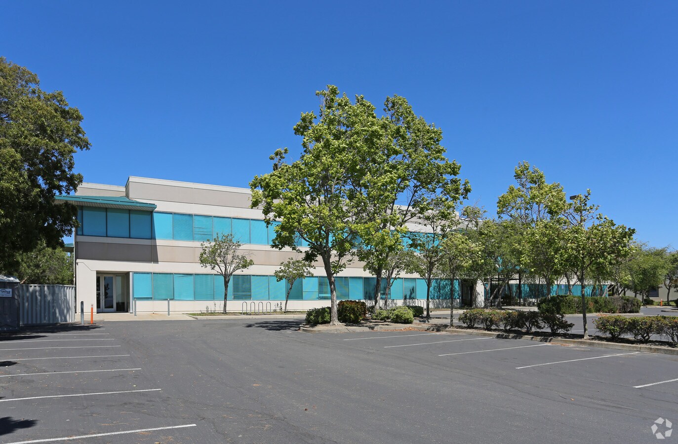 1640 S Loop Rd, Alameda, CA 94502