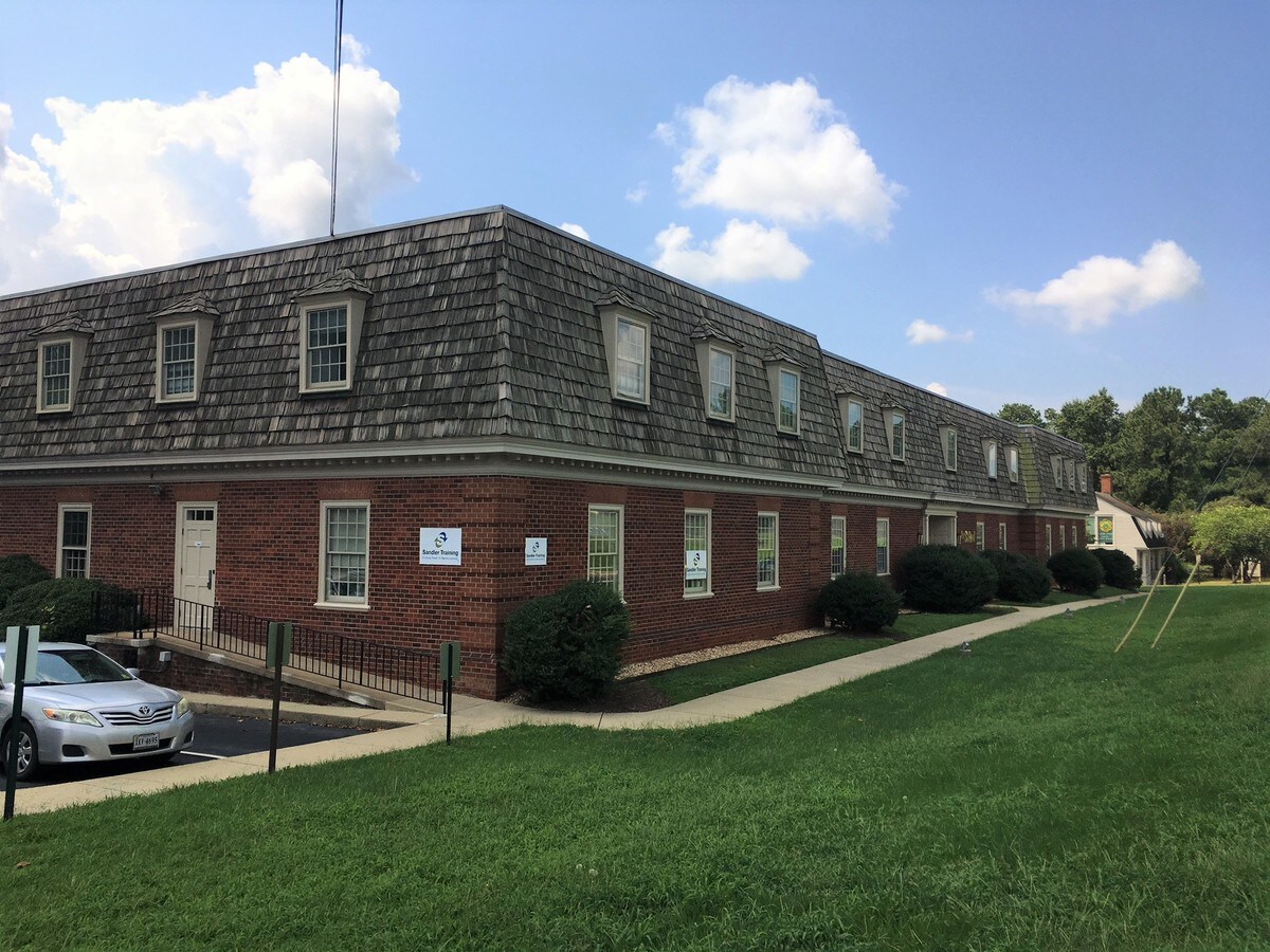 2819 N Parham Rd, Richmond, VA 23294