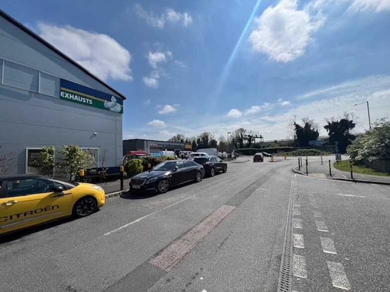 3 Victoria Road, Dartford for lease - Building Photo - Image 2 of 7