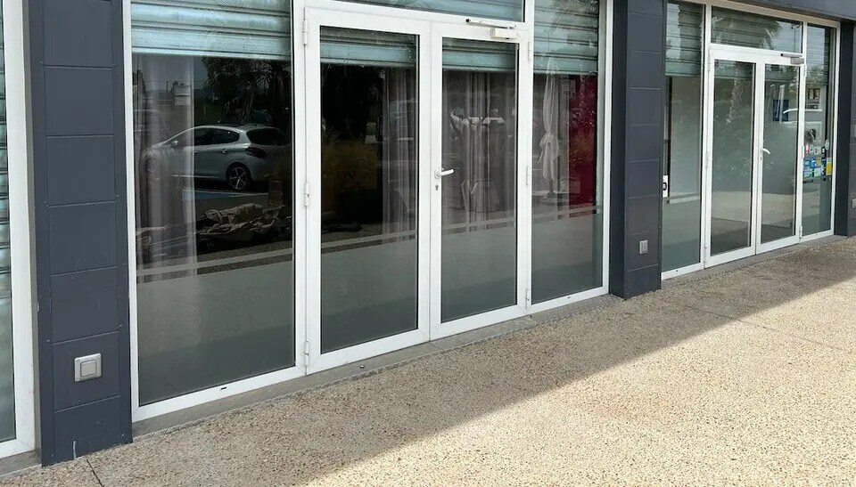 Retail in Éguilles for lease - Building Photo - Image 1 of 3