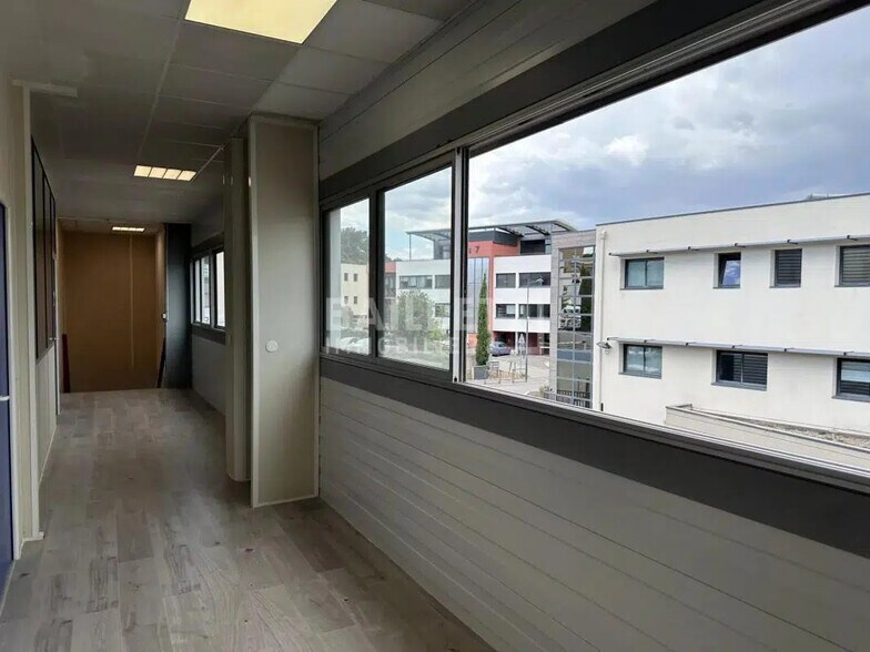 Office in Fréjus for lease - Interior Photo - Image 3 of 7