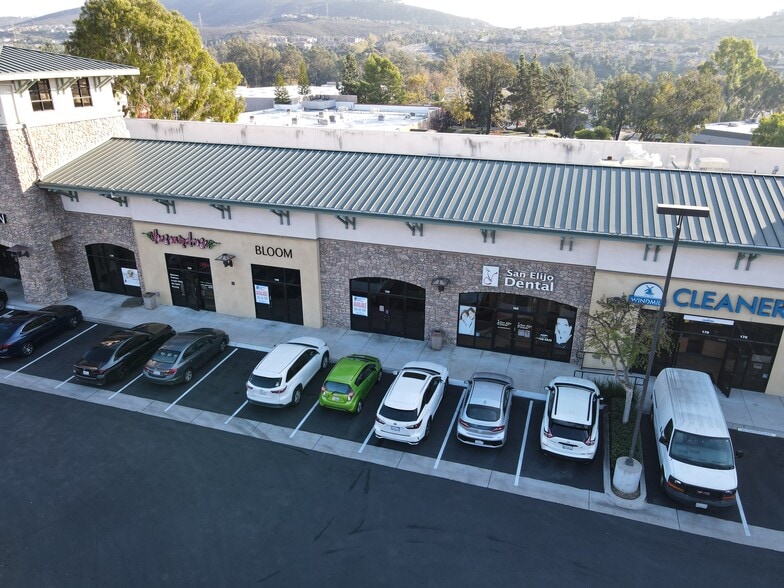 1691-1693 Melrose Dr, San Marcos, CA for lease - Building Photo - Image 1 of 3