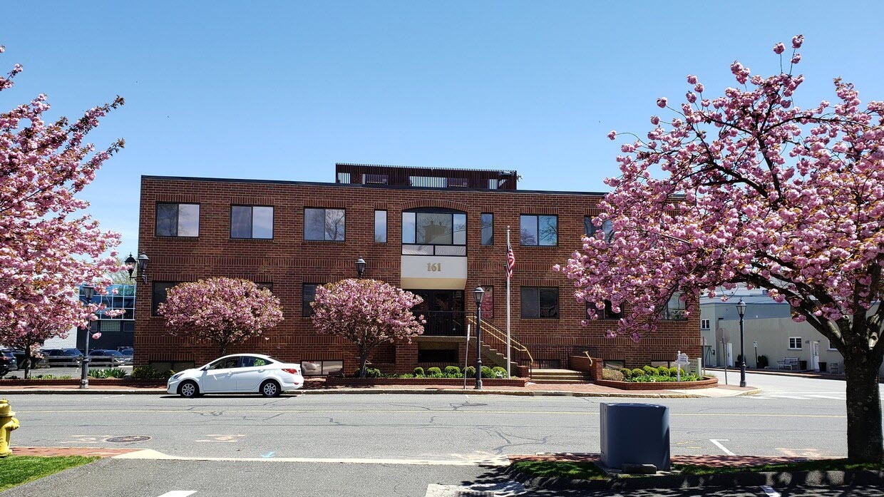 161 Cherry St, New Canaan, CT for lease Building Photo- Image 1 of 27