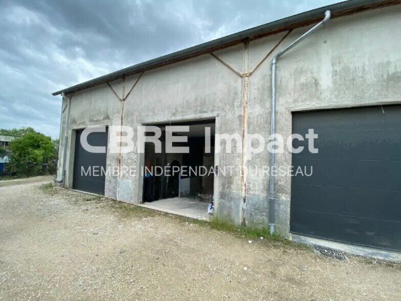 Flex in Quetigny for lease - Building Photo - Image 2 of 4
