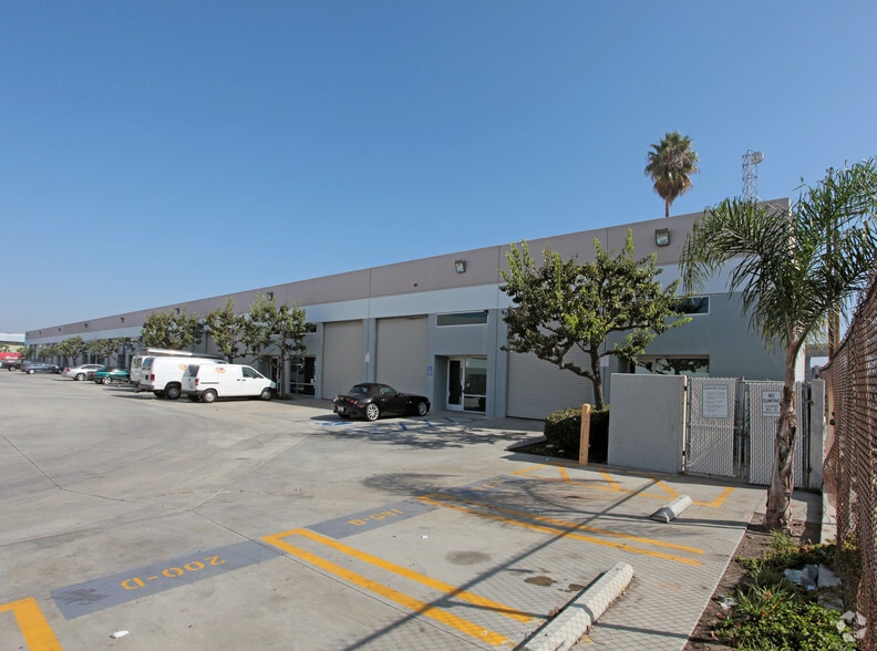 11160 Hindry Ave, Los Angeles, CA for lease - Primary Photo - Image 1 of 18