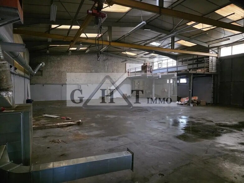 Industrial in Chelles for lease - Interior Photo - Image 1 of 2