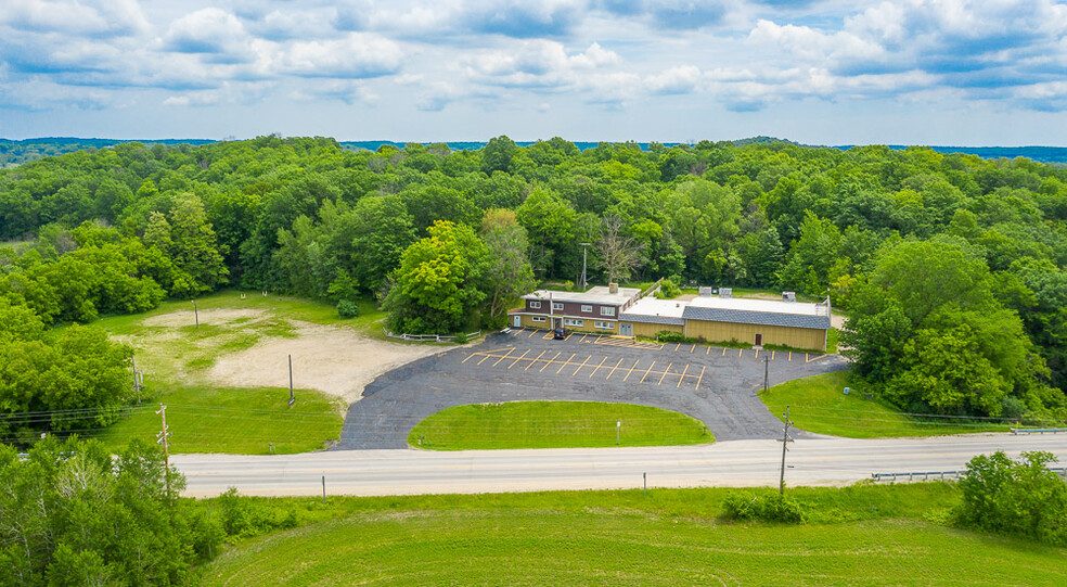 9480 US Highway 45, Kewaskum, WI for sale - Building Photo - Image 1 of 1