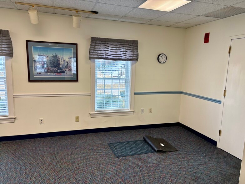 80 Washington St, Norwell, MA for sale - Interior Photo - Image 3 of 22