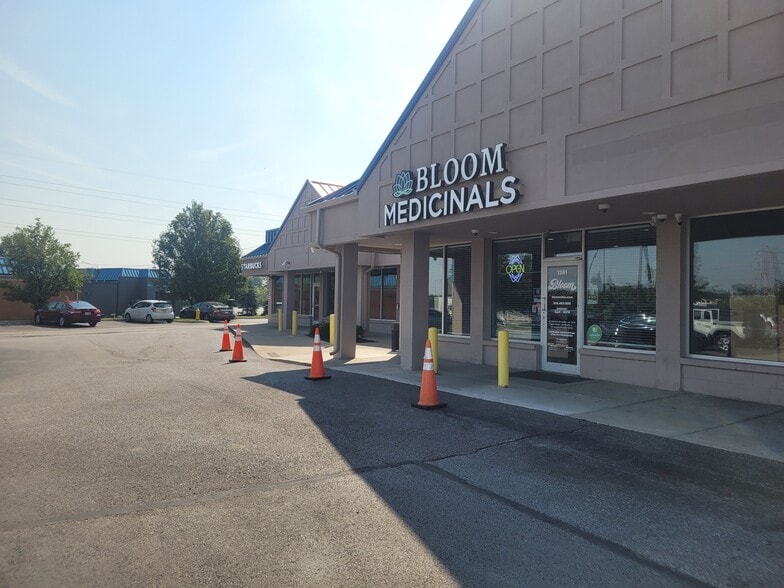 1355-1369 Georgesville Rd, Columbus, OH for lease - Building Photo - Image 2 of 19