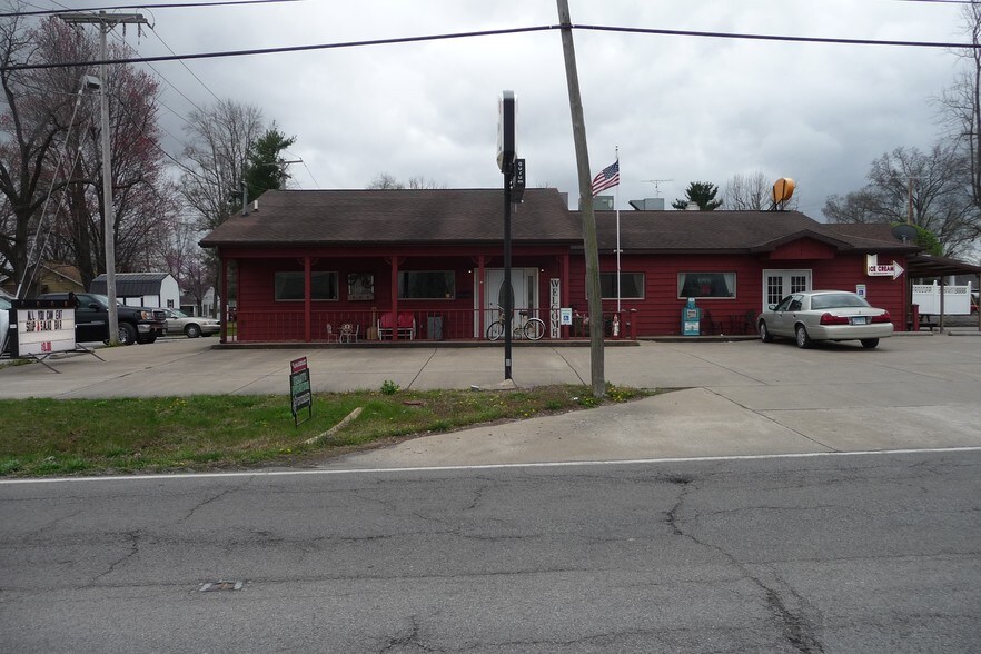 1212 S McLeansboro St, Benton, IL for sale - Primary Photo - Image 1 of 1