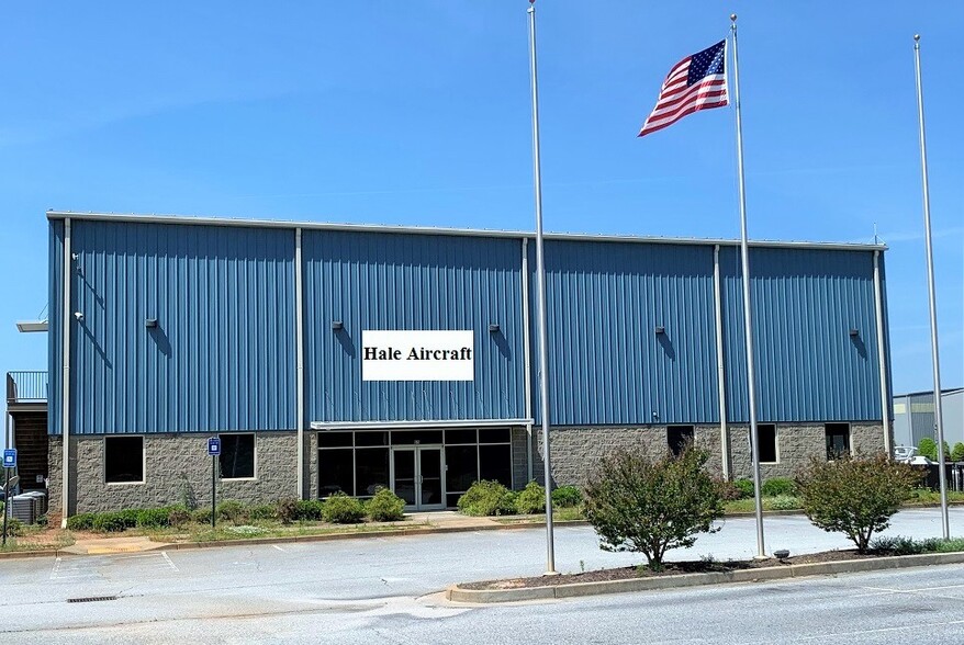 95 E Aviation Way, Newnan, GA for sale - Building Photo - Image 1 of 1