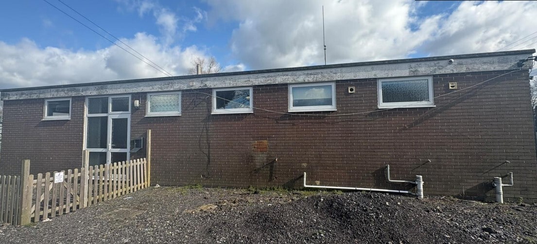 236 Maple Rd, Redhill for lease Primary Photo- Image 1 of 2