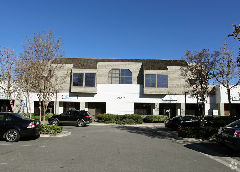 1590 N Batavia St, Orange, CA for lease - Primary Photo - Image 1 of 4