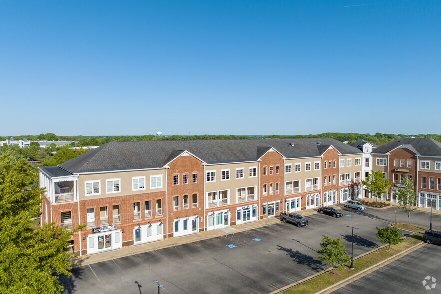 13885 Hedgewood Dr, Woodbridge, VA for sale - Primary Photo - Image 1 of 15