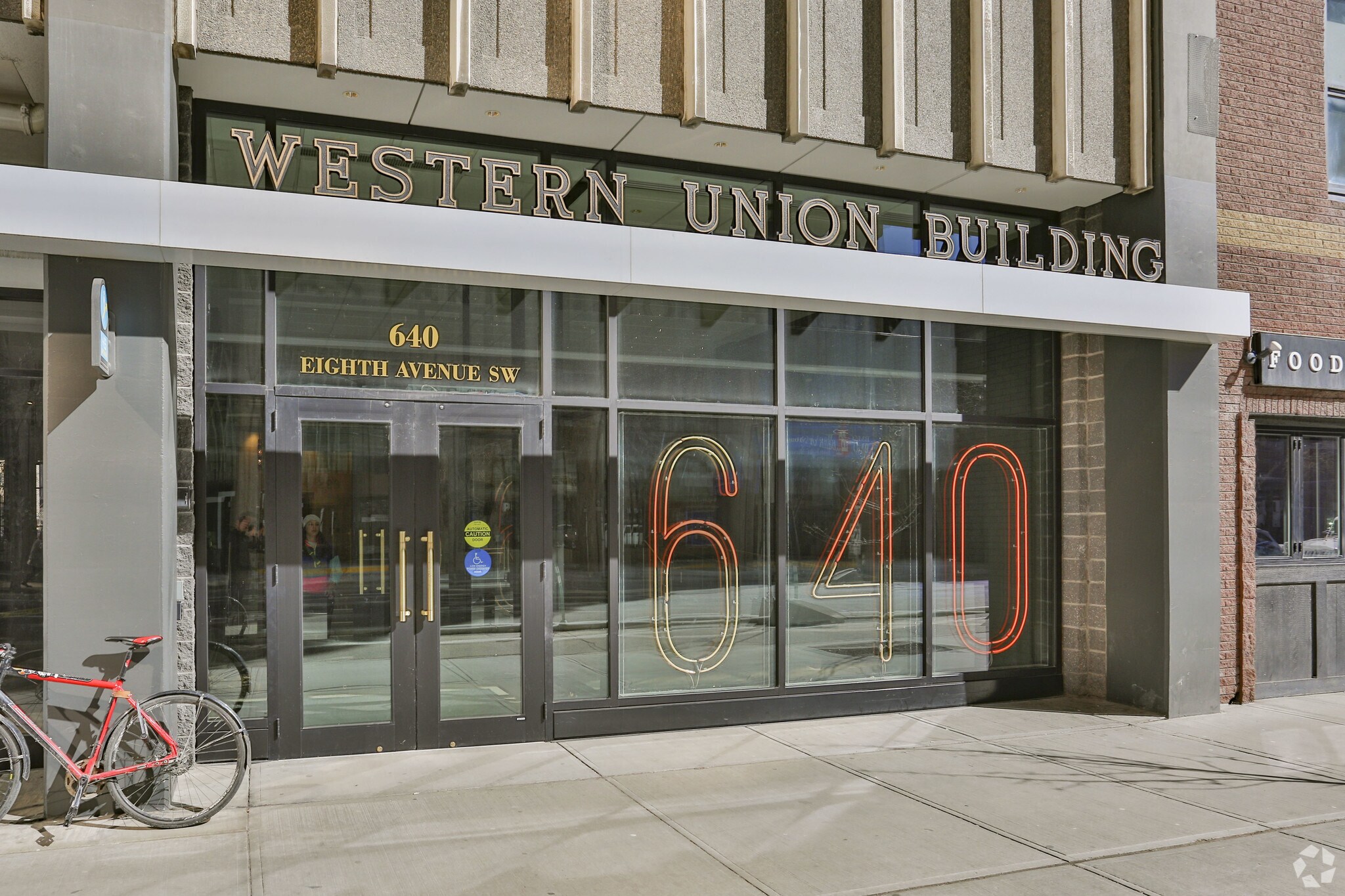 640 8th Ave SW, Calgary, AB for lease Building Photo- Image 1 of 6