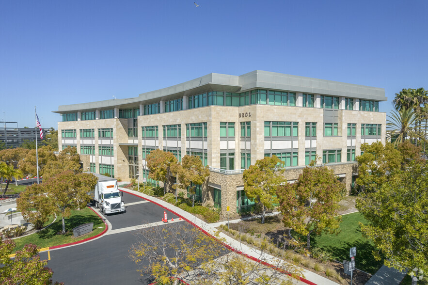 9201 Spectrum Center Blvd, San Diego, CA for lease - Building Photo - Image 1 of 7